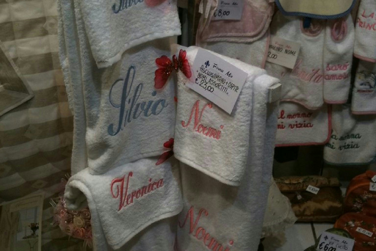 Metti fine agli asciugamani ruvidi: il passo sbagliato in lavatrice e la soluzione della nonna